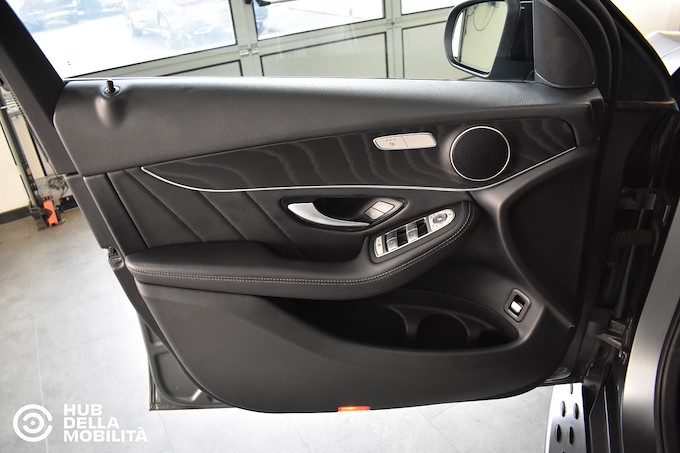 MERCEDES-BENZ GLC 220 d 4Matic Premium Night Edition